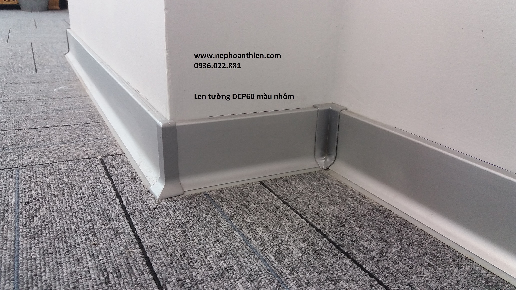 Nẹp chân tường nhôm 2 Lắp nẹp chân tường nhôm