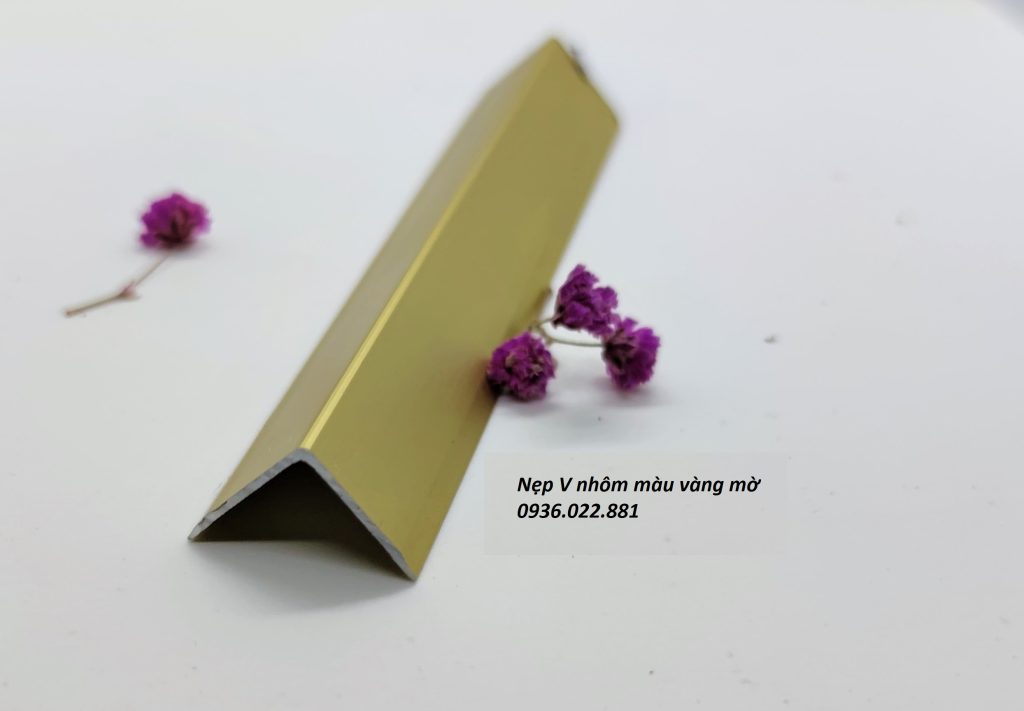 Nẹp Chữ V Giải Pháp Cho Góc Cạnh 5 Nẹp V nhôm màu vàng mờ